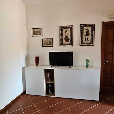 Arbatax, 200 Metres From The Beach: In With Garden, 2 Bedrooms 아파트 아르바탁스