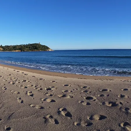 Arbatax, 200 Metres From The Beach: In With Garden, 2 Bedrooms 아파트